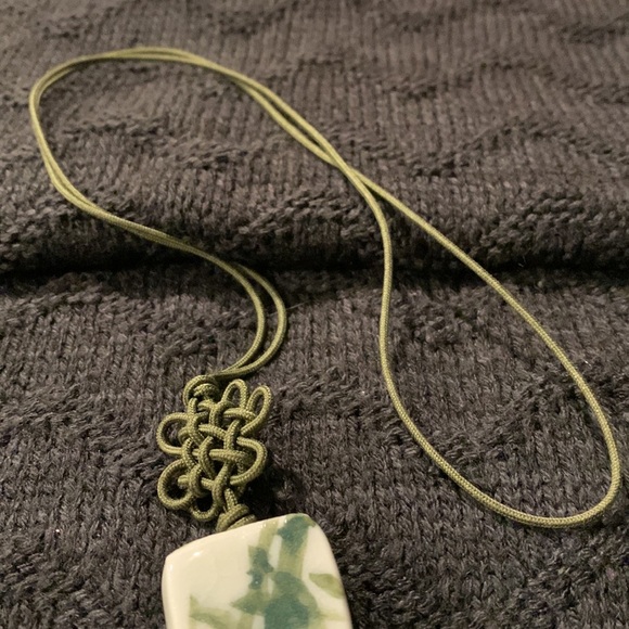 Asian Style Green Faux Leather Cord Necklace with Ceramic Pendant & Knot Details - Picture 3 of 4